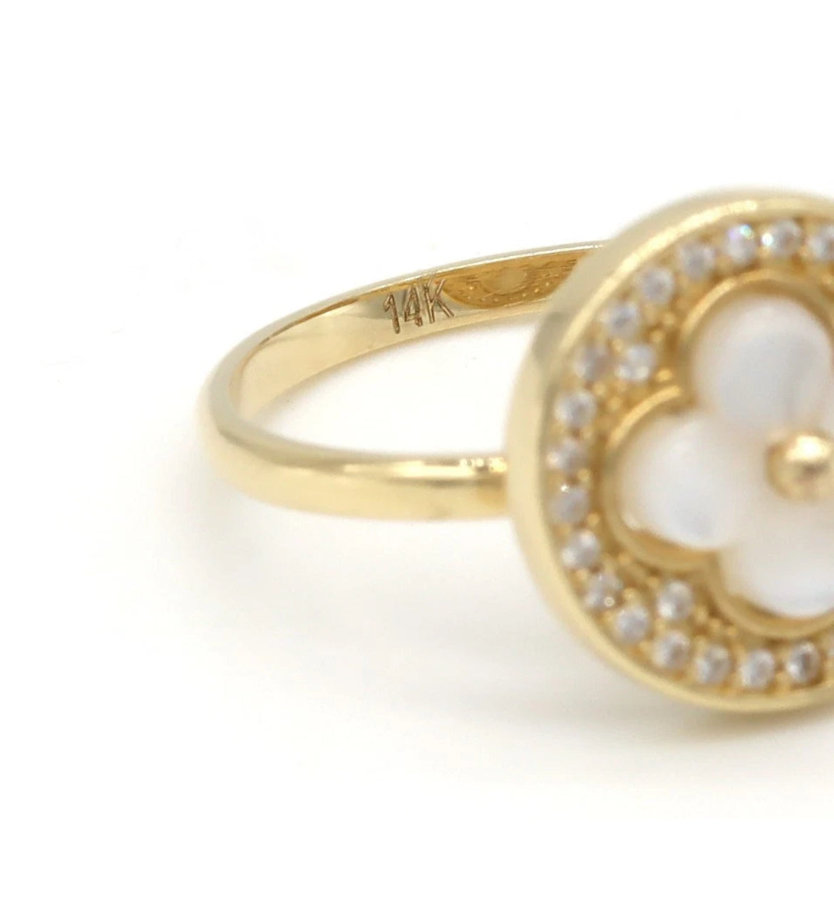 14K Yellow Gold Mother-of-Pearl Clover Halo Ring Size 6.5 • 13mm