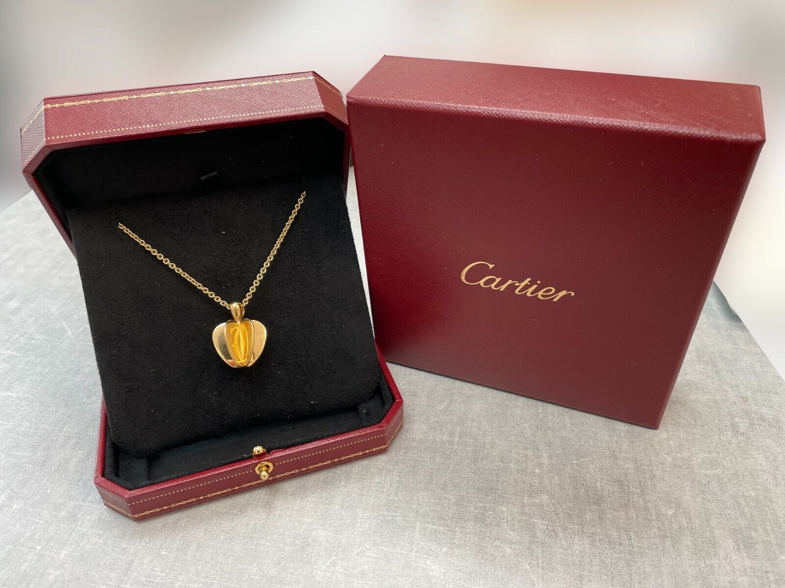 vintage cartier 18k necklace in authentic box