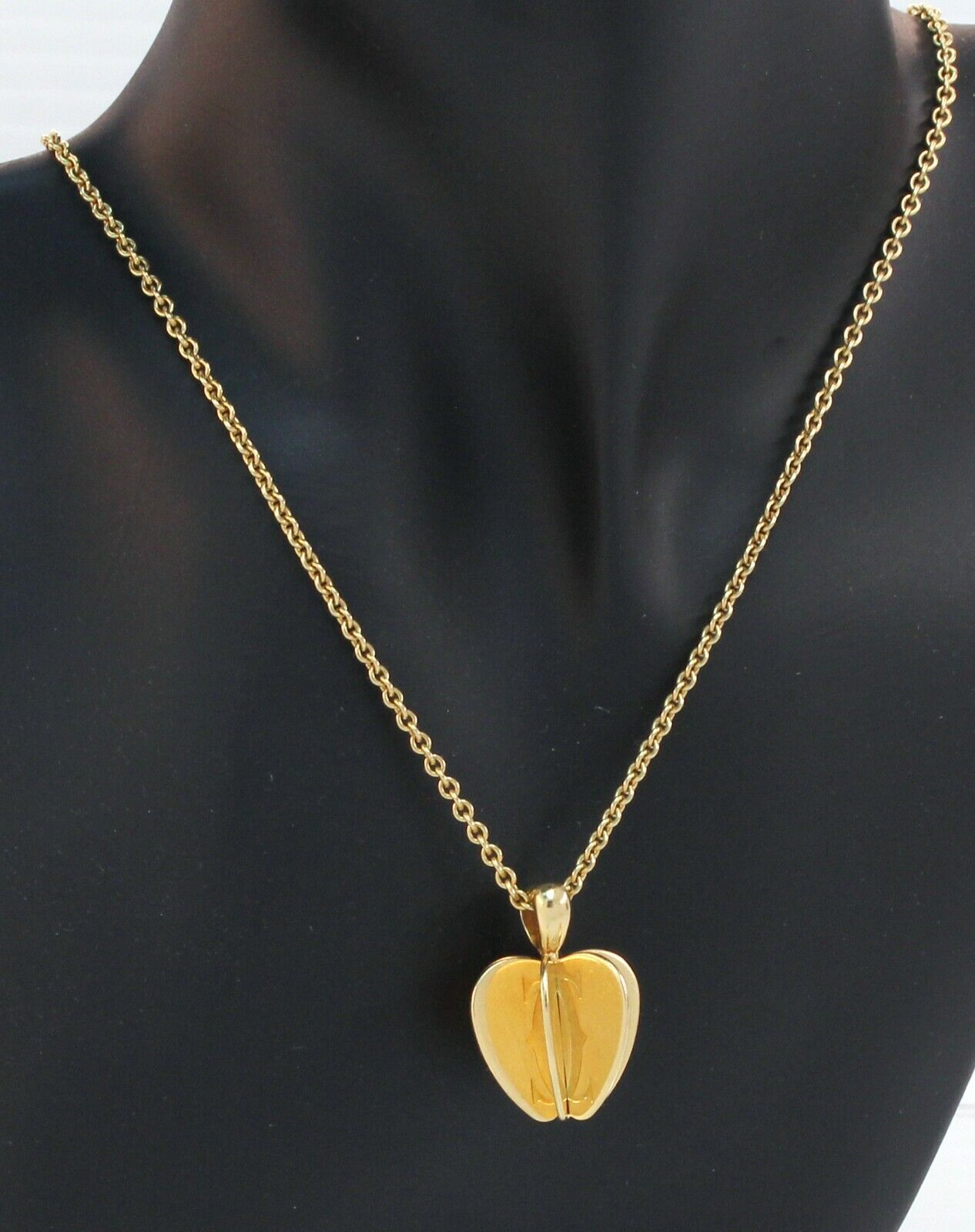 cartier apple necklace model