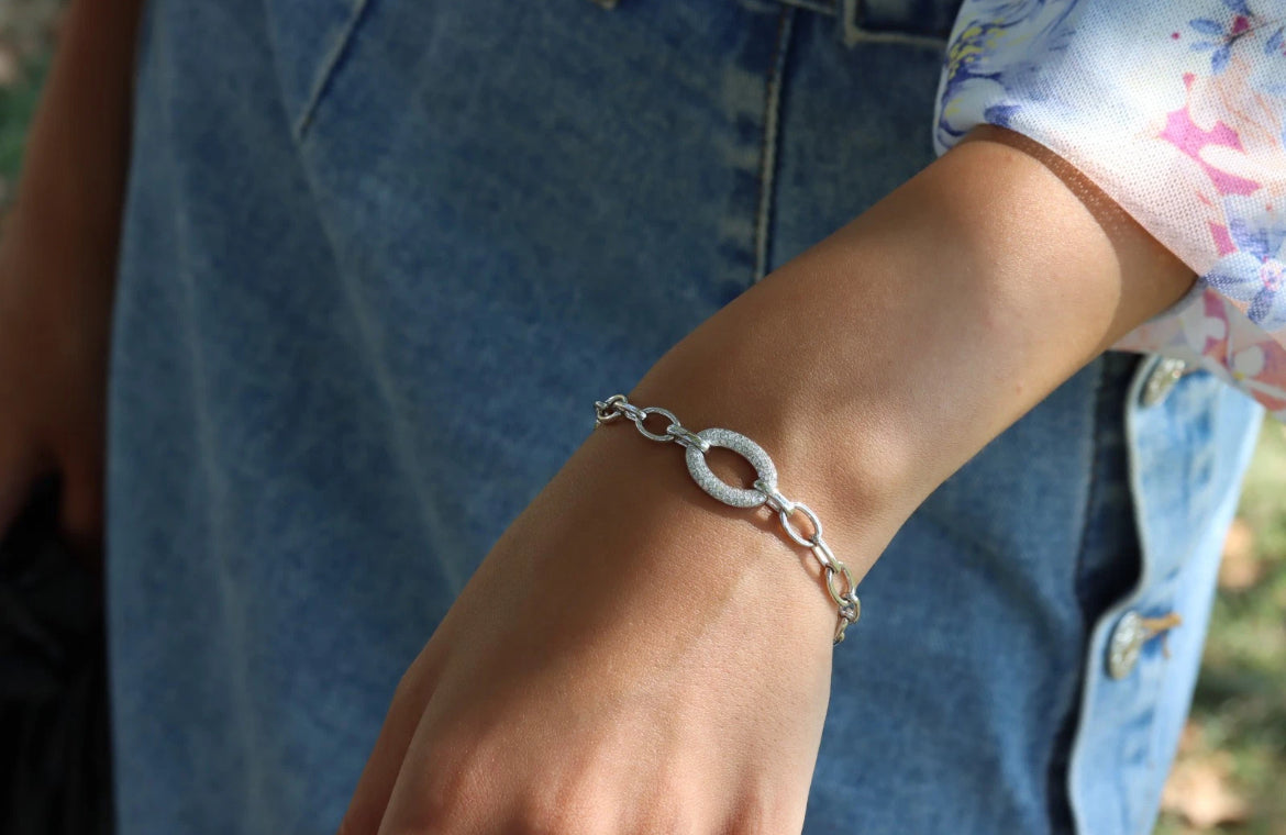 0.61ct Diamond Pavé Oval Link Chain Bracelet 14K Gold - Oval Centerpiece Close-Up Micro-Pavé Diamonds Simon B Jewels
