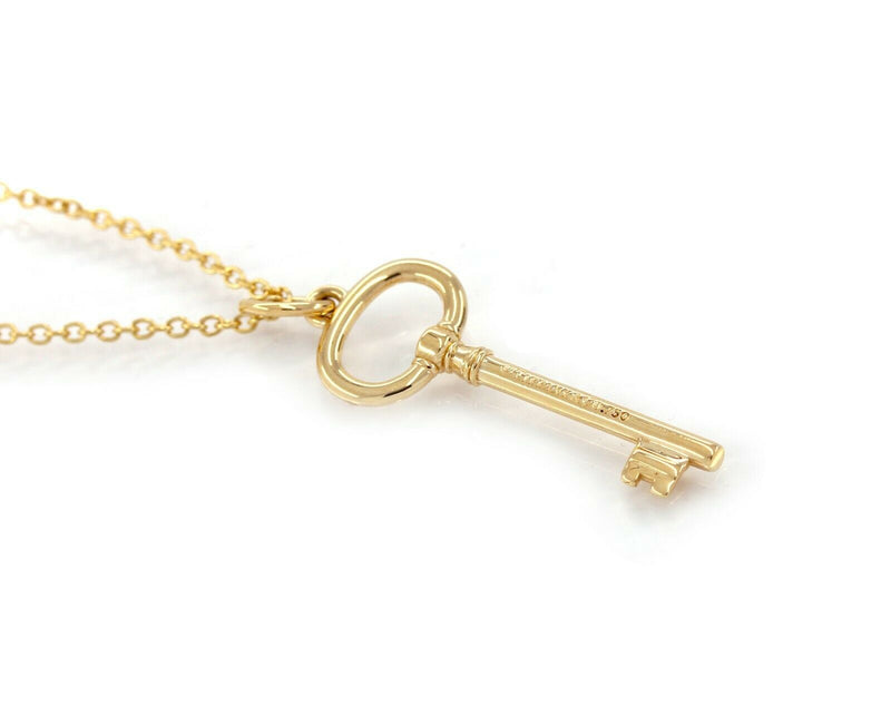Tiffany & Co. Oval Key Charm Pendant 18k 750 Yellow Gold 18'' - simonbjewels.co